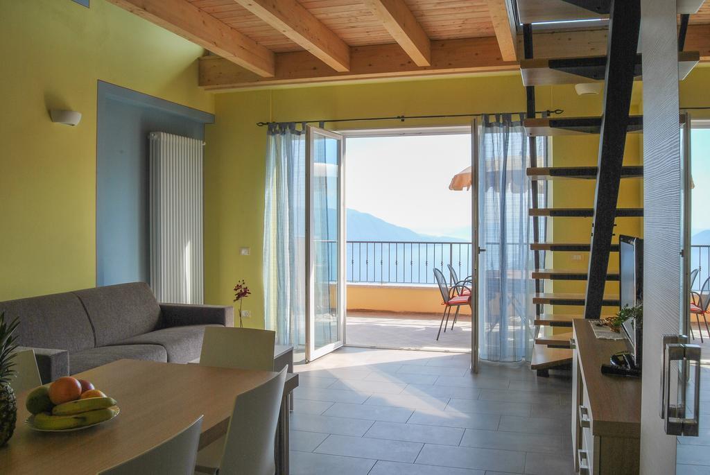 Residence Usignolo Trarego エクステリア 写真